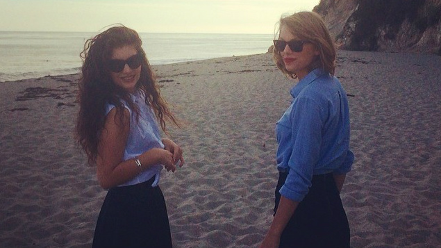 Celebrities React to Kim Kardashian's Bare Butt on Paper Magazine