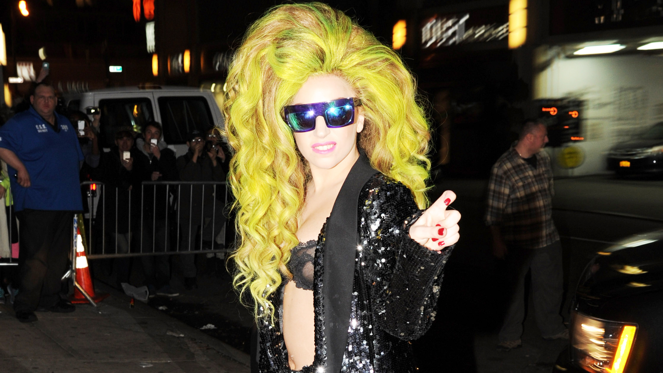 News: Tyra Banks Makes Bowl Cuts Cool