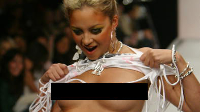 Taylor Swift's TBT Photo Prove Her Concerts Used to be VERY Different