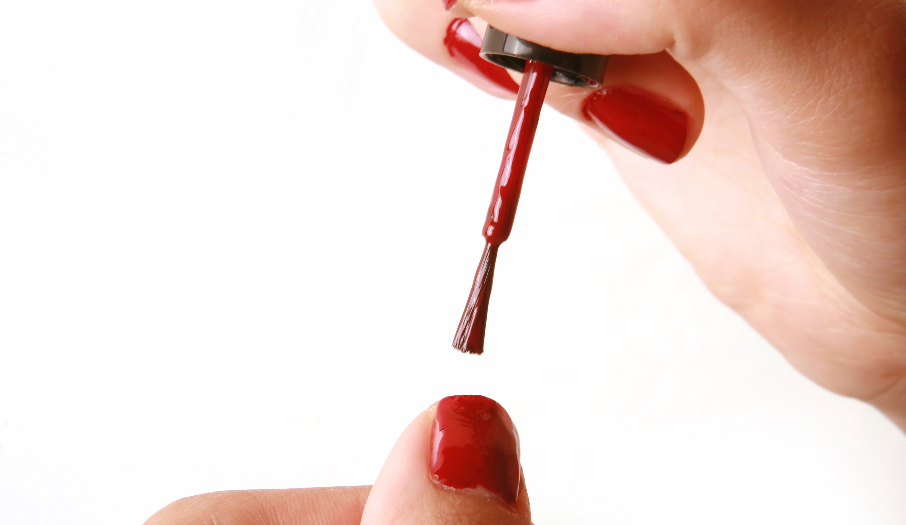 How to Fix a Chipped Manicure