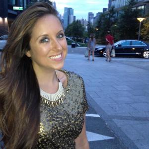 How to Get the Perfect Faux Glow For Prom