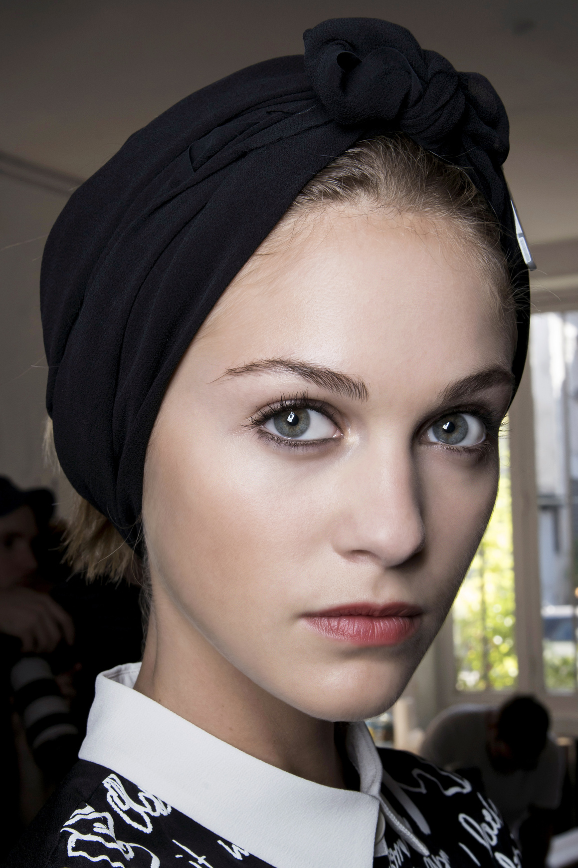 Get Lucy Hale's Dark Lip Look From the AMA's