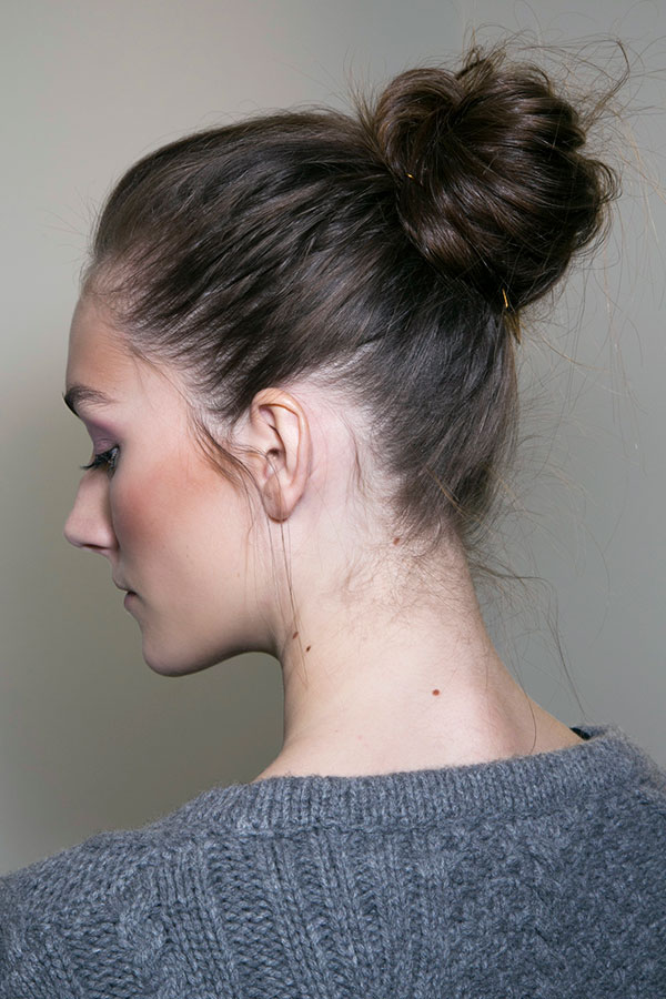Messy Bun Hairstyles You Can Count On For Lazy Days