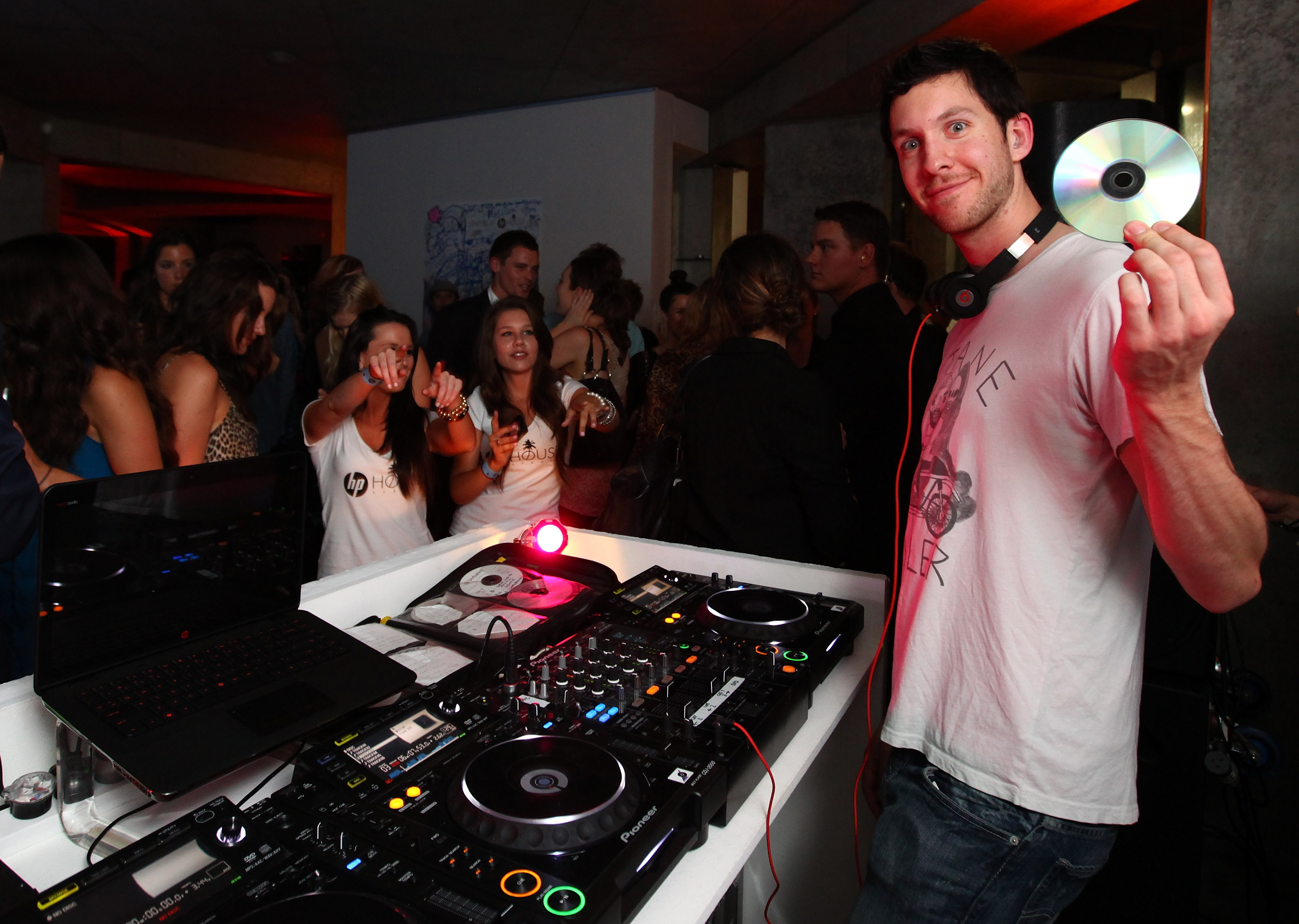 SYDNEY, AUSTRALIA - DECEMBER 01: DJ Calvin Harris performs at the HP House Summer Beats launch party in Coogee on December 1, 2010 in Sydney, Australia. (Photo by Don Arnold/WireImage)