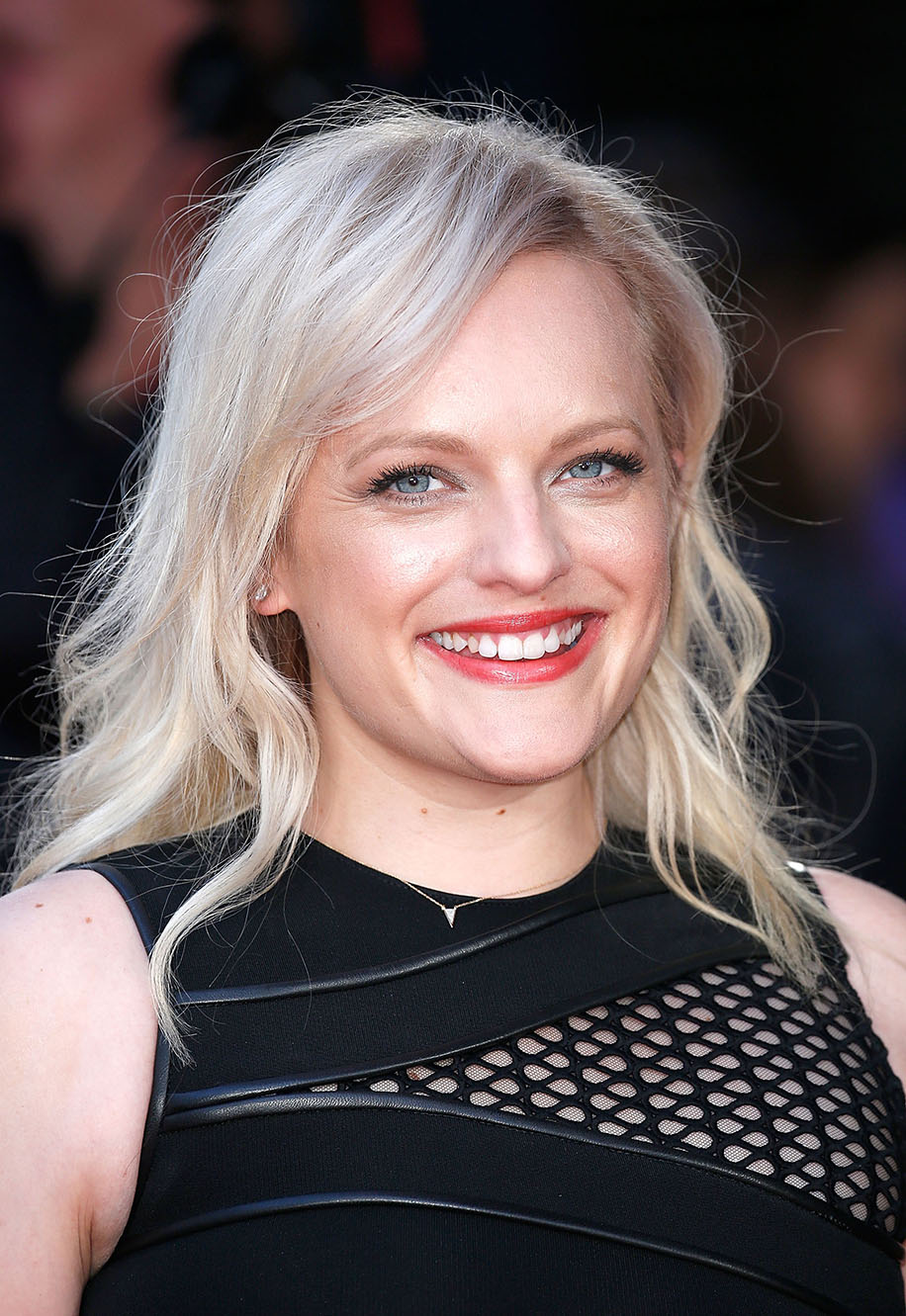 elisabeth moss platinum hair