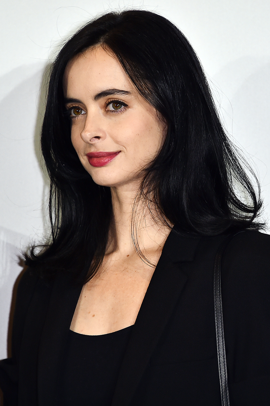 krysten ritter red lipstick