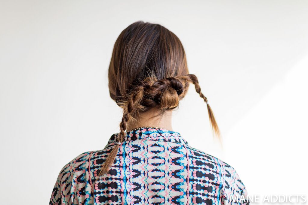 mane addicts rope tie chignon step 6