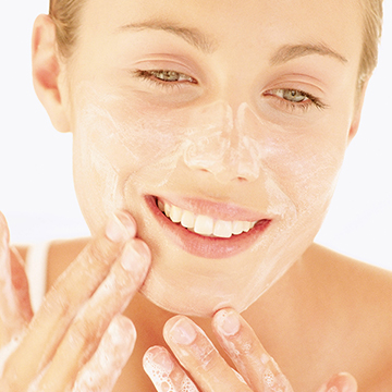 7 Tried-and-True Moisturizers That Won't Break You Out