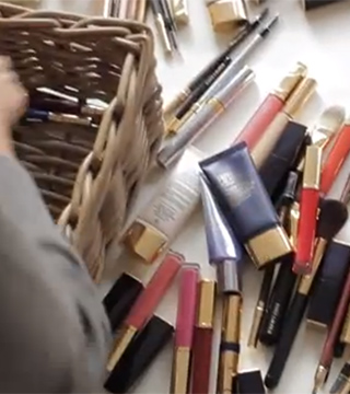 Best Dressing Tables For Makeup to Buy on Amazon