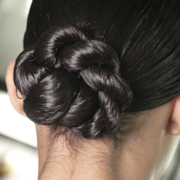 How to Master a Quick and Easy Bun