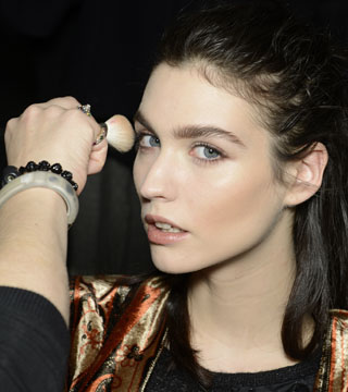 Justin Bieber Shows Off New Buzz Cut in New York City