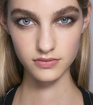 6 Face Mists to Revitalize Sad Winter Skin