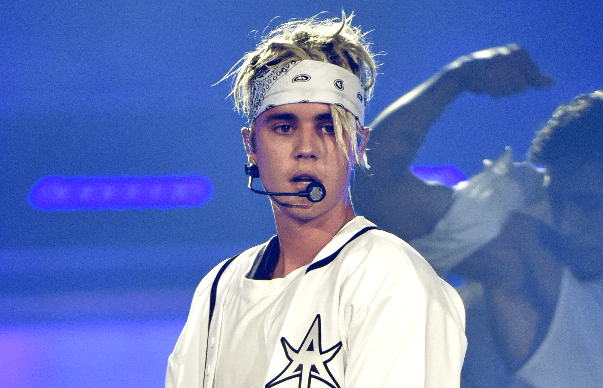 Justin Bieber Joins Team Kanye, Majorly Shading Taylor Swift
