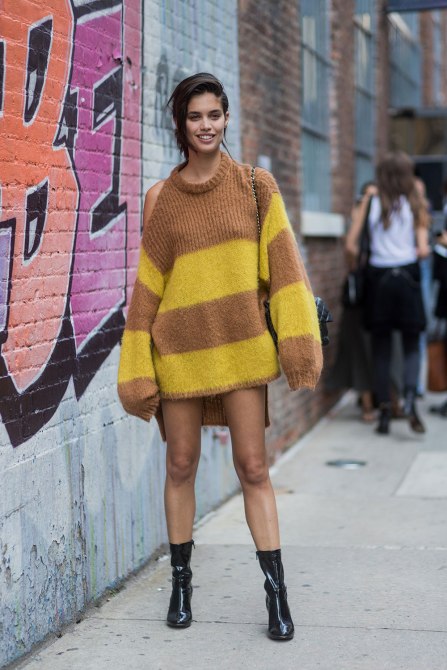STYLECASTER | How to Wear Clashing Colors | Yellow and Brown Oversized Fuzzy Sweater