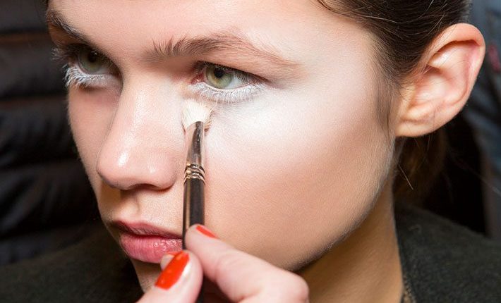 STYLECASTER | Makeup Artist Beauty Hacks 2018 | Concealer as Foundation