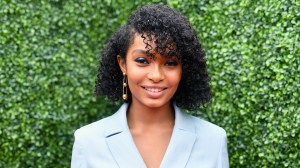 Yara Shahidi Uses Lipstick as Blush on Red Carpet