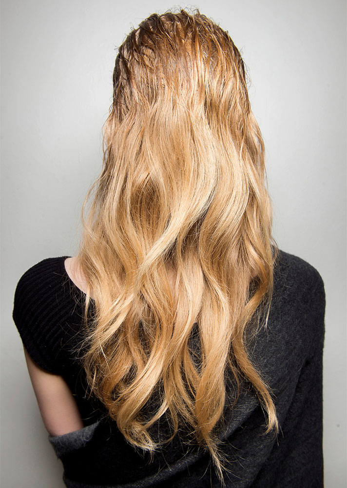 Model- Oily Hair Tips