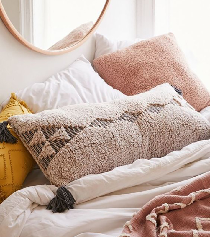 STYLECASTER | Pillows So Fuzzy They're Basically Blankets