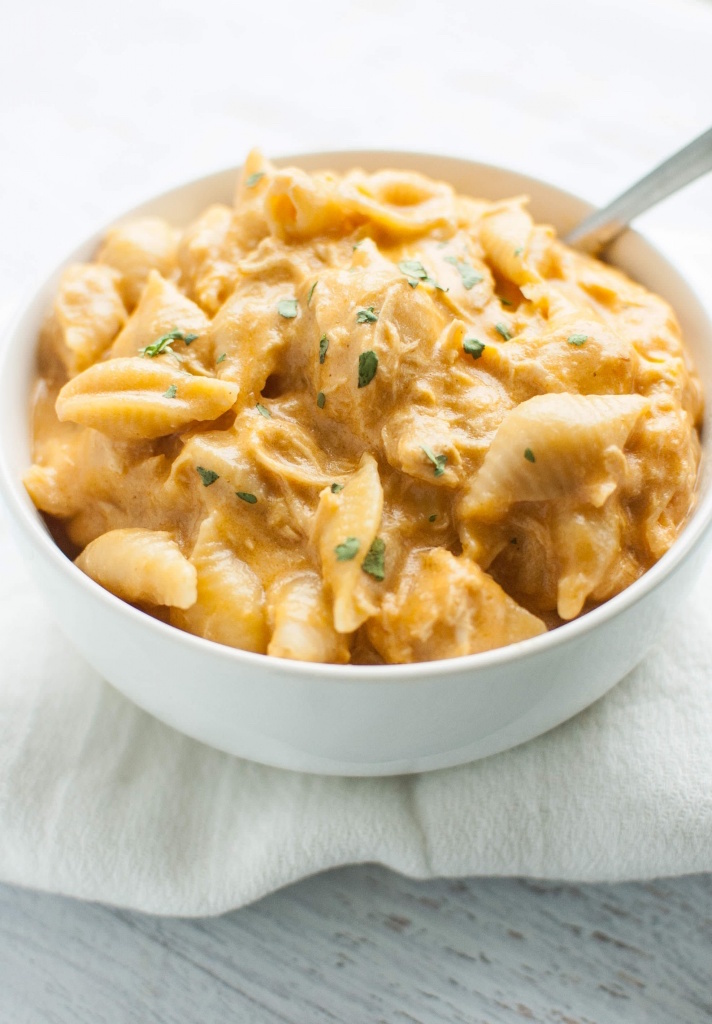 STYLECASTER | 17 Slow-Cooker Mac and Cheese Recipes That Are Total Game-Changers | Buffalo Chicken Mac and Cheese