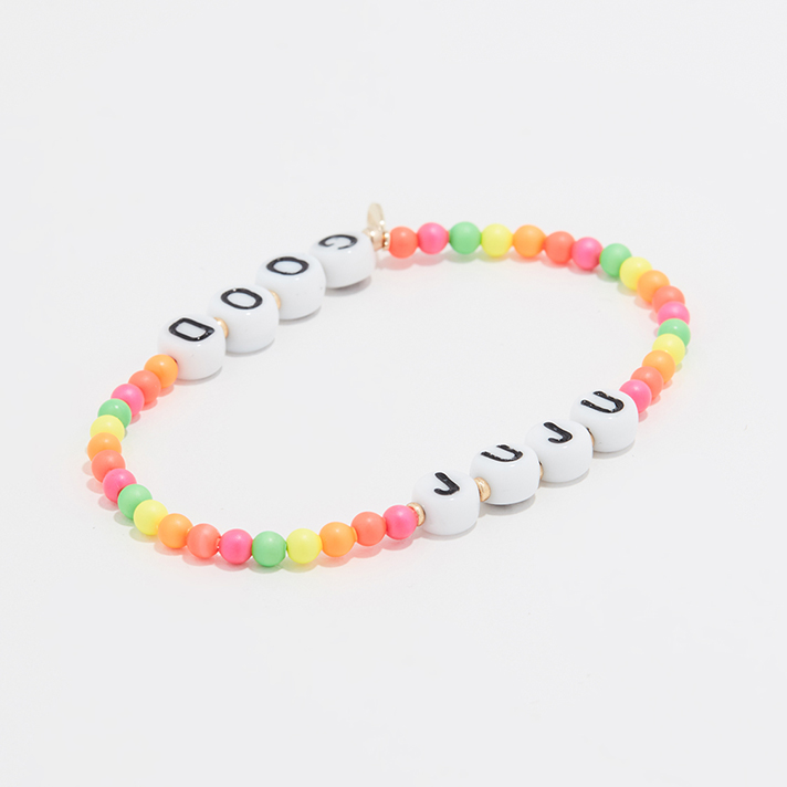 STYLECASTER | Friendship Bracelets Might Be 2019's Most Nostalgic Trend Yet