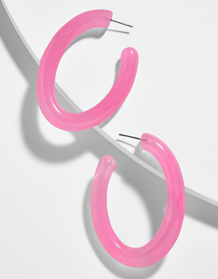 STYLECASTER | Anything-but-Average Hoop Earrings Sure to Elevate Any Ensemble