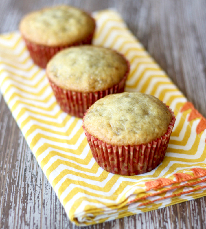 STYLECASTER | 17 Make-Ahead Freezer Breakfasts for Busy Mornings | Banana Bread Muffins
