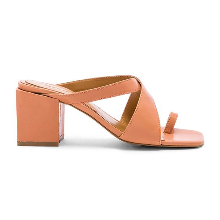 STYLECASTER | Are Flip-Flops Doomed to Be Forever Un-Cute?