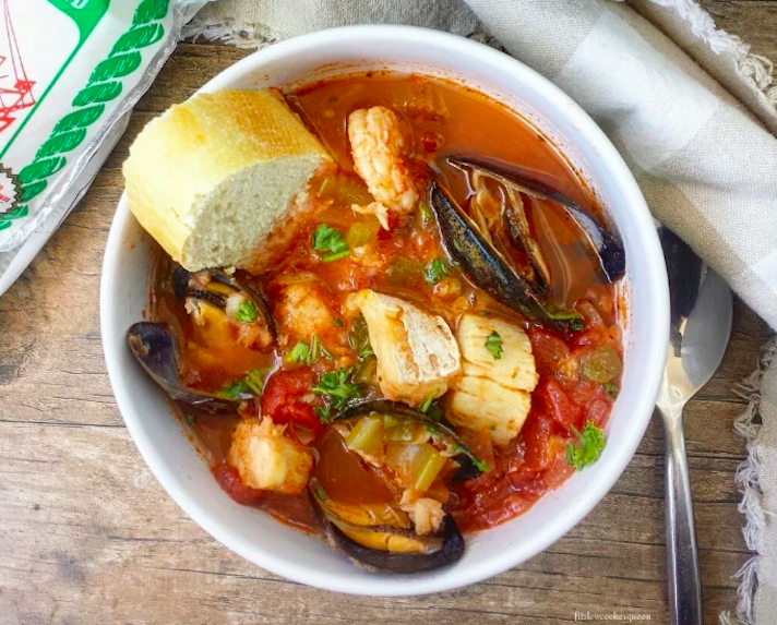 STYLECASTER | 17 Slow-Cooker Seafood Recipes for When You're Sick of Chili | Cioppino 