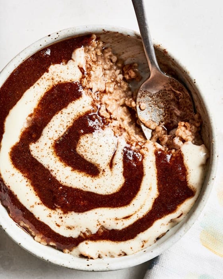 STYLECASTER | 17 Slow-Cooker Brunch Recipes Worth Staying In For | Cinnamon Roll Oatmeal
