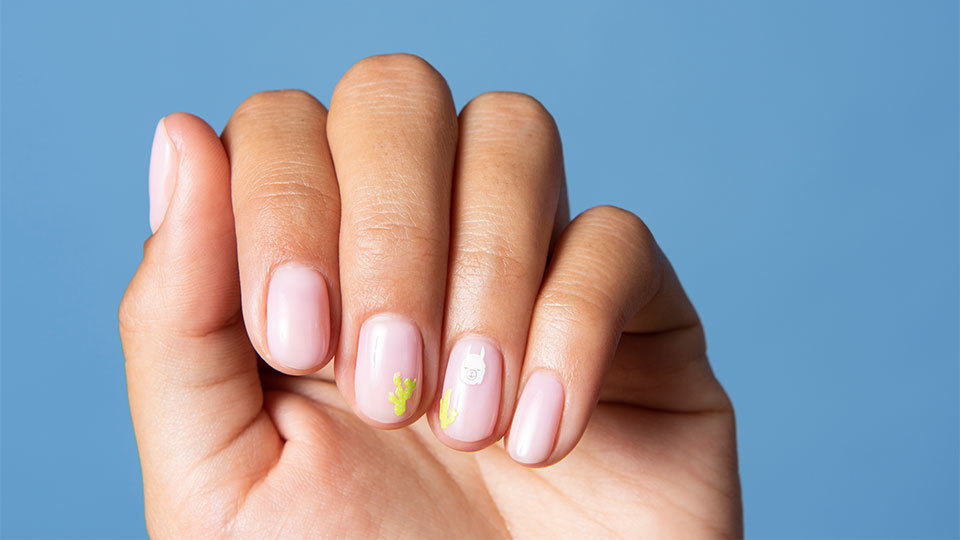 nail-stickers-feature