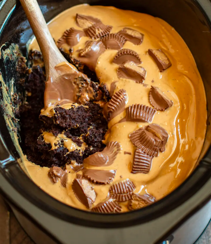 STYLECASTER | 17 Slow-Cooker Snacks That Really Speak To Your PMS Cravings | Chocolate Peanut Butter Cake