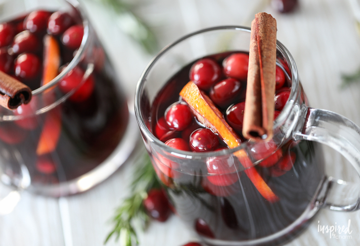 STYLECASTER | 17 Slow-Cooker Cocktails That'll Heat Up a Holiday Party | Winter Sangria