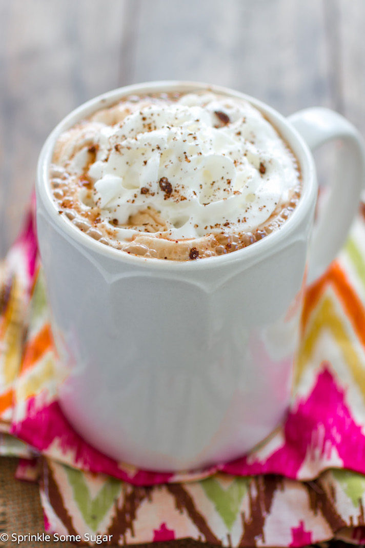 STYLECASTER | 17 Slow-Cooker Cocktails That'll Heat Up a Holiday Party | Mexican Hot Chocoalte