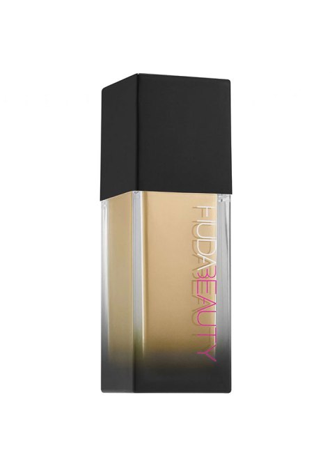 matte-foundation-oily-skin-huda-beuaty