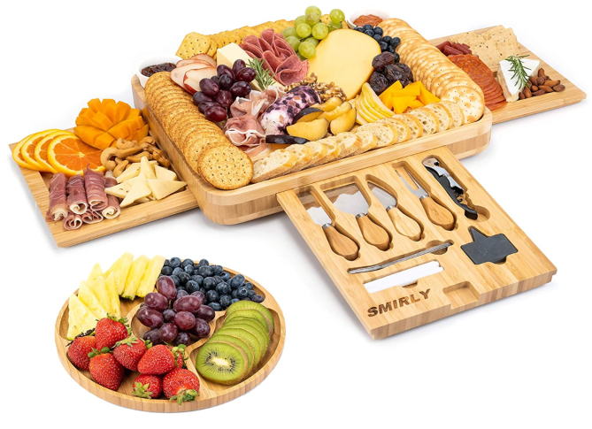  Smirly Cheese Board and Knife Set