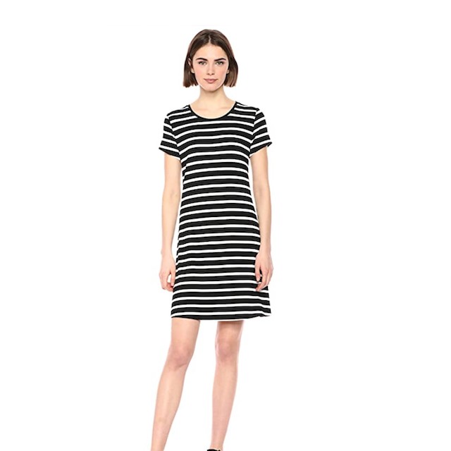 Amazon Essentials Women's Short-Sleeve Scoopneck Swing Dress