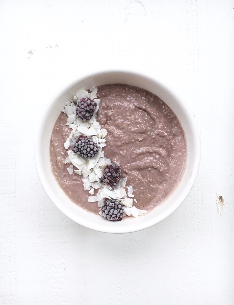 STYLECASTER | energizing smoothie recipes | collagen smoothie bowl