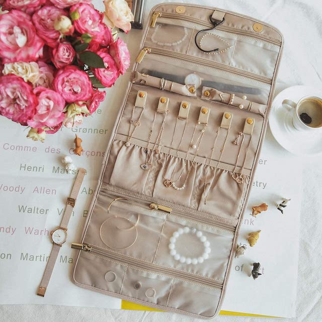 BAGSMART Travel Hanging Jewelry Organizer