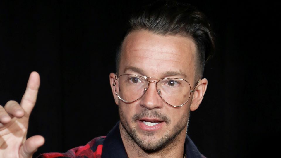 justin-bieber-hillsong-pastor-carl-lentz