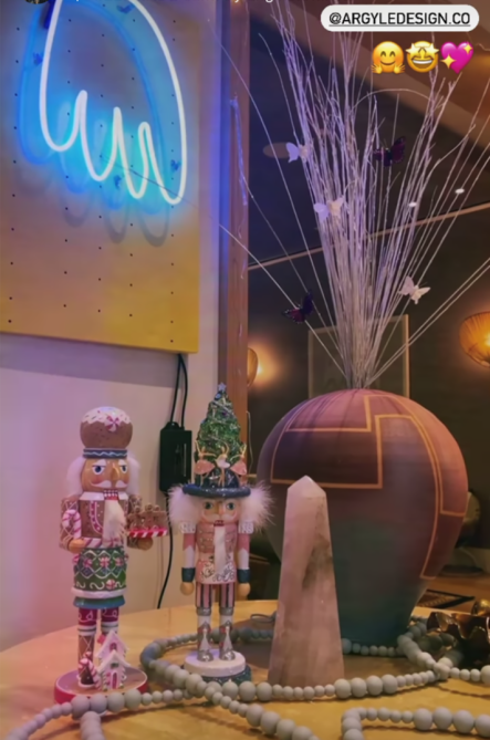 demi-lovato-christmas-decorations-2020