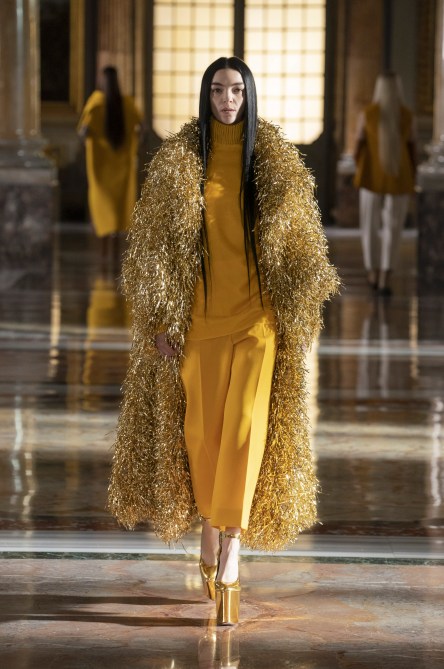 STYLECASTER | Paris Fashion Week SS21 Couture