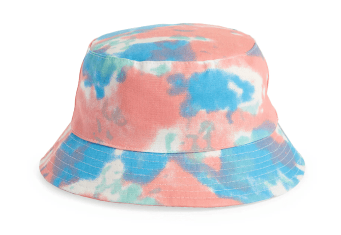 STYLECASTER | Hailey Bieber Bucket Hat