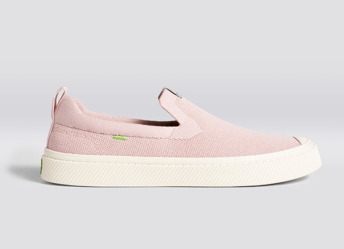 STYLECASTER | Cariuma Ibi Slip on Sneaker