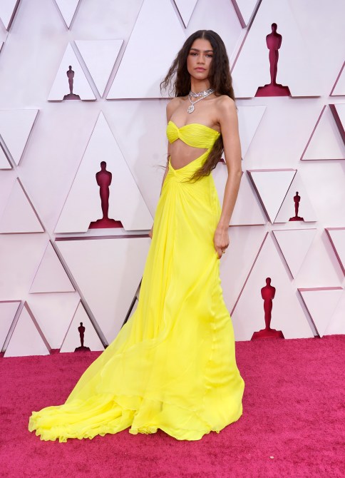 STYLECASTER | Zendaya 2021 Oscars