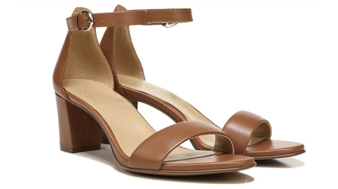 STYLECASTER | Naturalizer True Colors