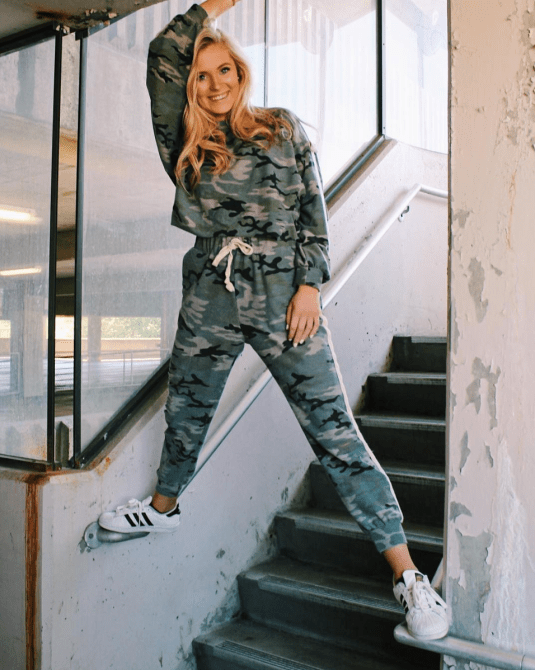 STYLECASTER | Dressing To Look Taller