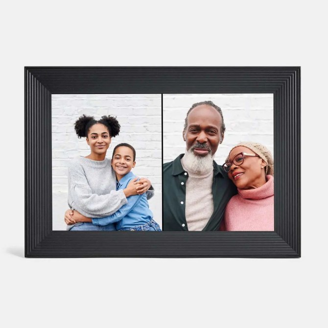 Aura Carver Luxe Digital Photo Frame