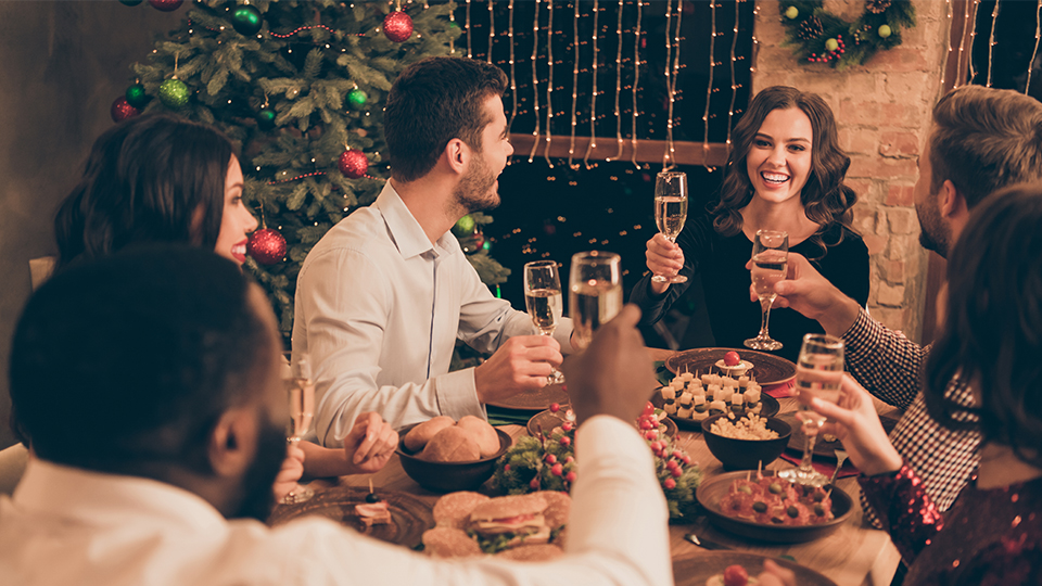 STYLECASTER | How To Host A Dinner Party