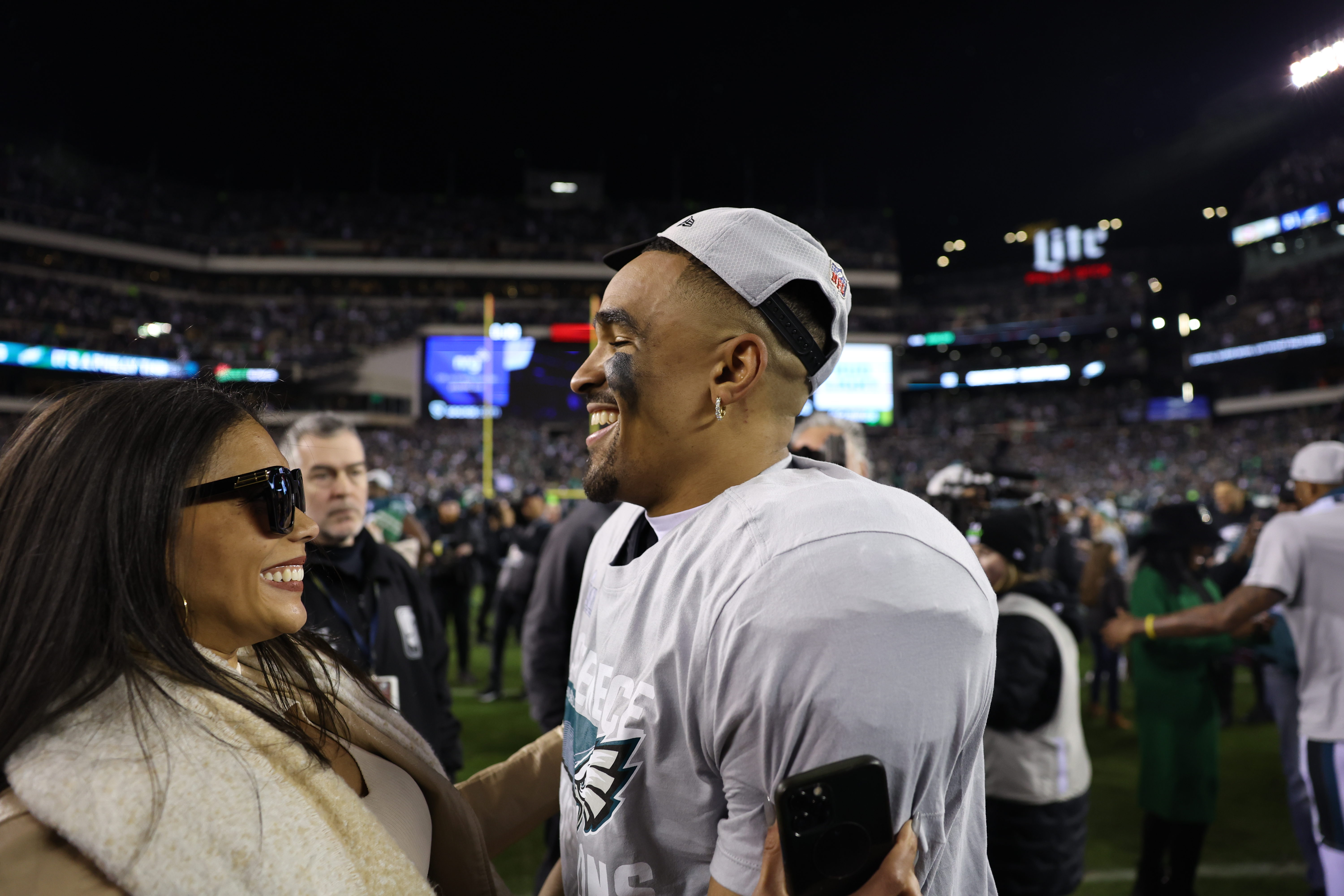 jalen-hurts-bryonna-burrows