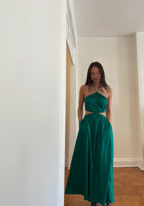 Katie wearing the Drop Brinda Maxi Dress in green